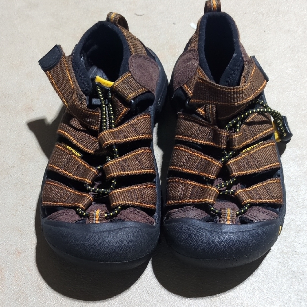 keen Kids 13 Brown and Black Outdoor Sandals